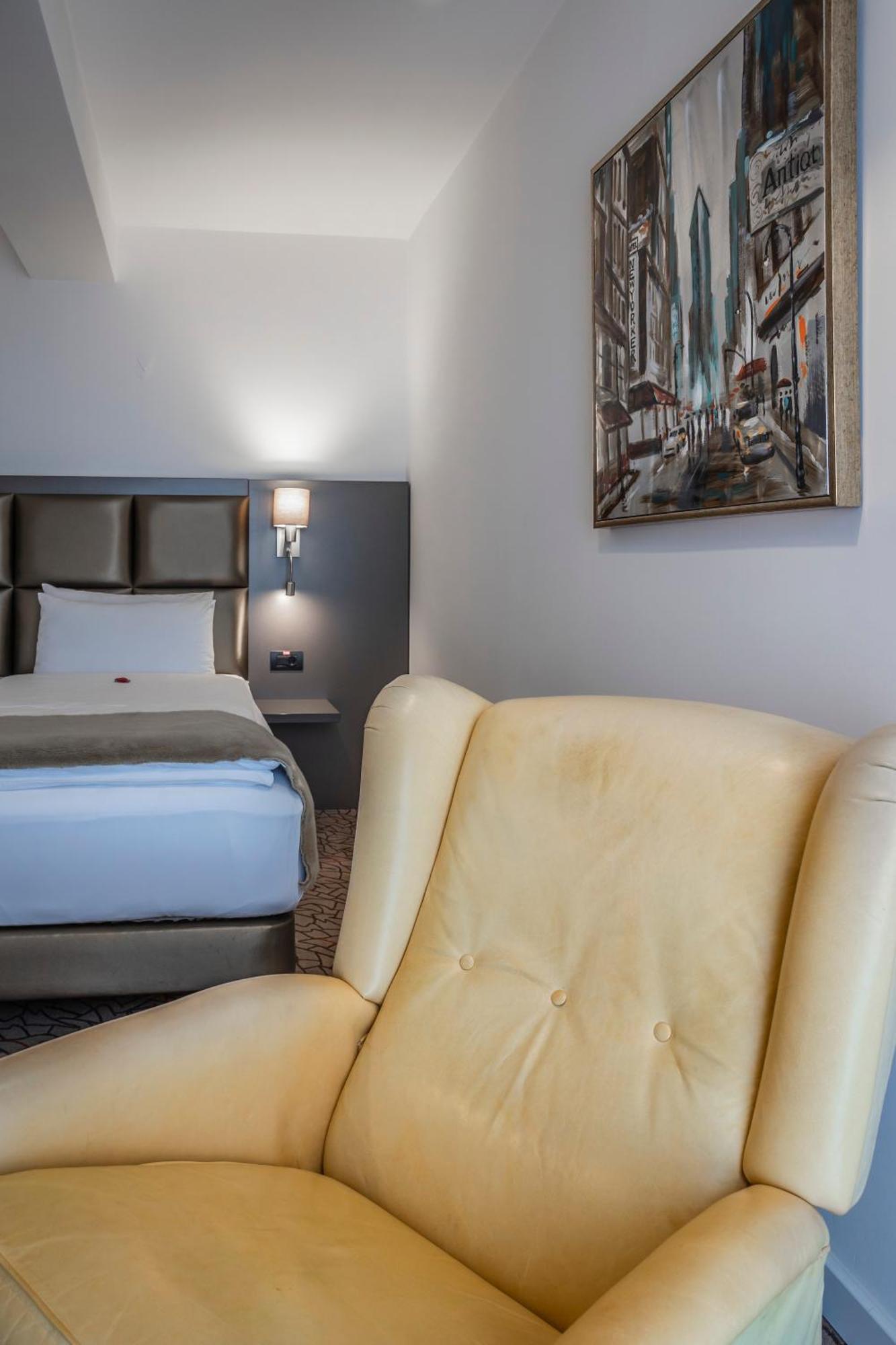 Charm Boutique Hotel Satu Mare Eksteriør billede