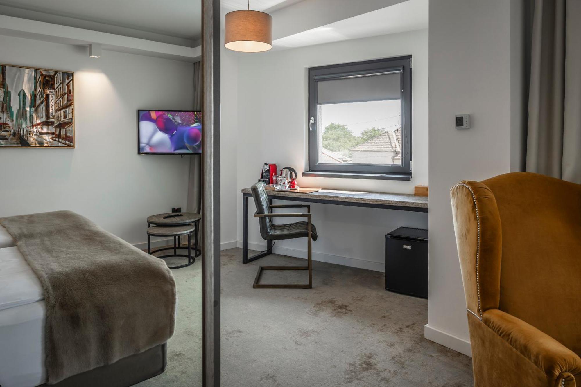 Charm Boutique Hotel Satu Mare Eksteriør billede