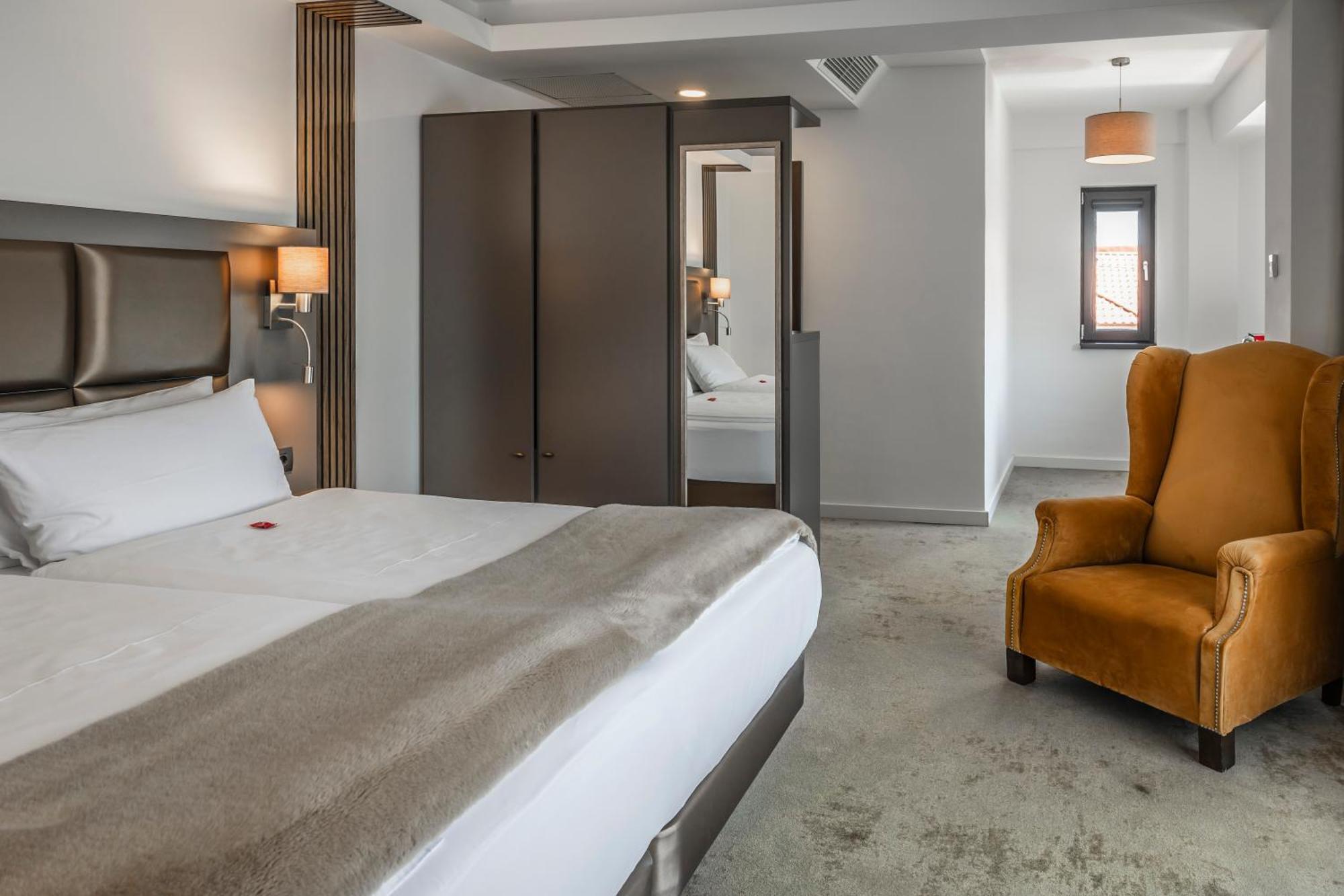 Charm Boutique Hotel Satu Mare Eksteriør billede