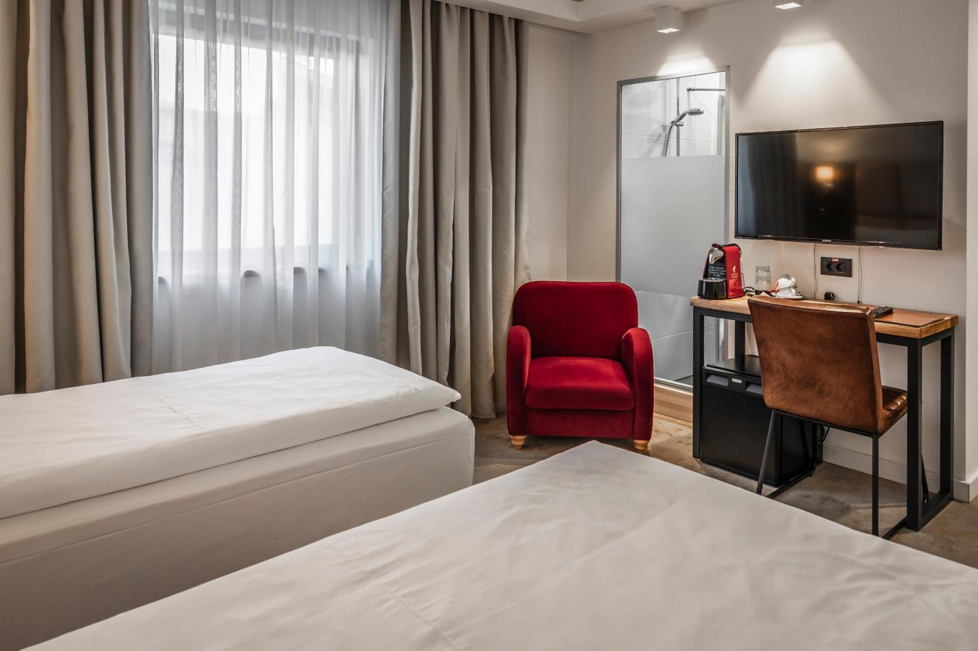 Charm Boutique Hotel Satu Mare Eksteriør billede