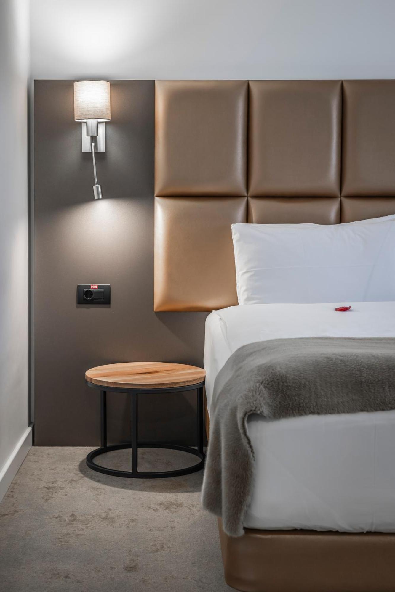 Charm Boutique Hotel Satu Mare Eksteriør billede