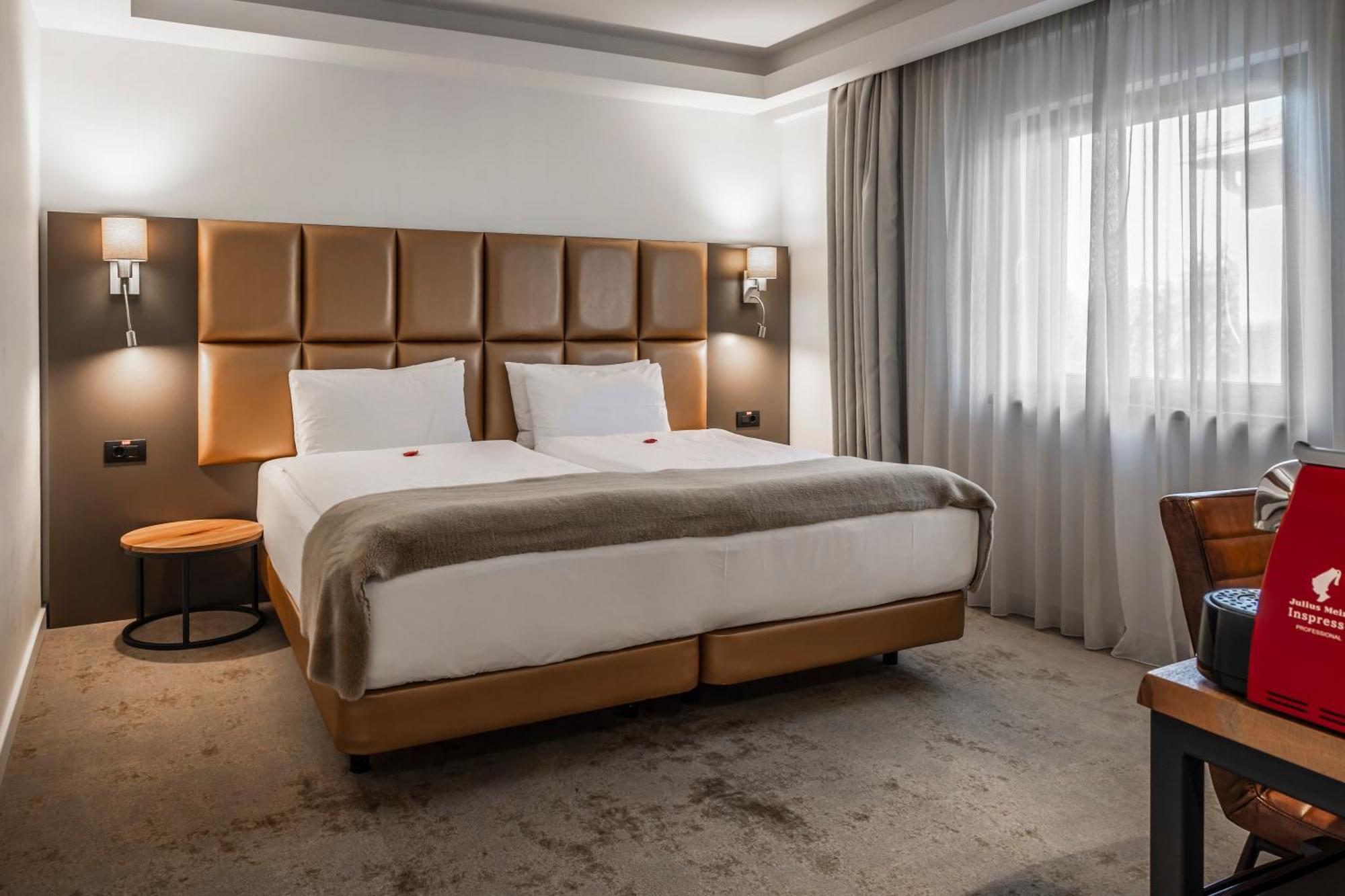 Charm Boutique Hotel Satu Mare Eksteriør billede